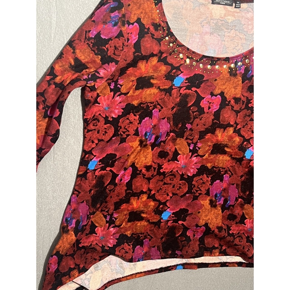 Notations Woman Plus Size 1X Floral Studded V-Neck 3/4 Sleeve Tunic Top Blouse - Picture 2 of 7